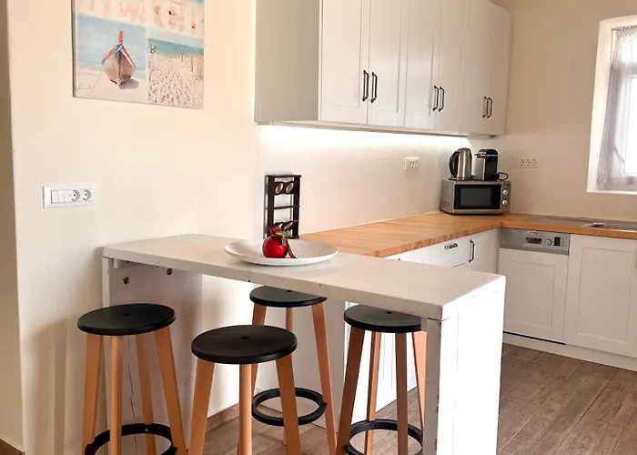 Дом отдыха Modern Cycladic Sea View House *